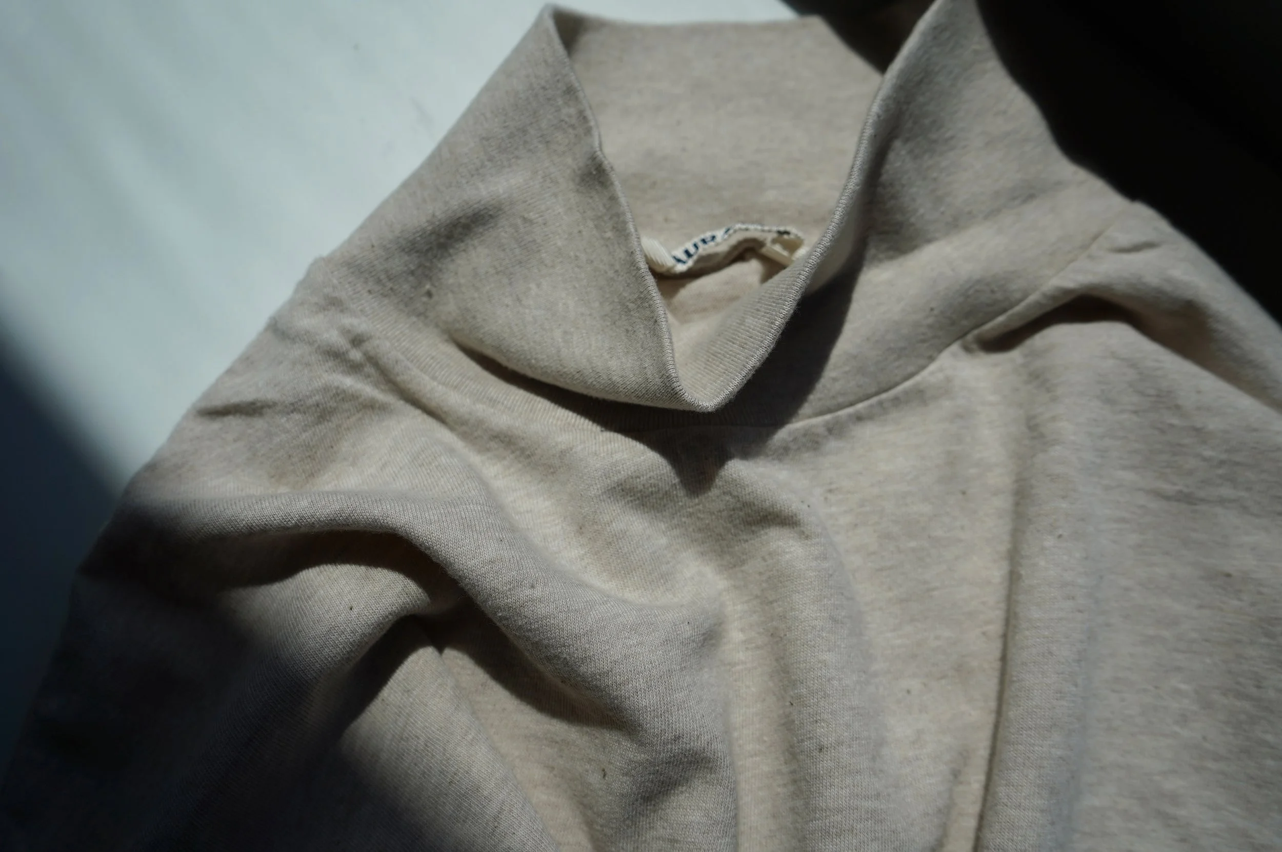 AURALEE SEAMLESS HI NECK L/S TEE