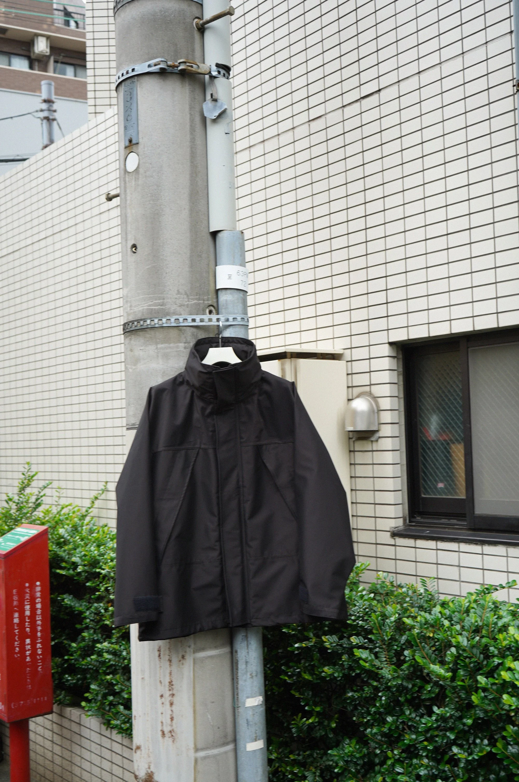 COMOLI 3レイヤー コットンシルクパーカ