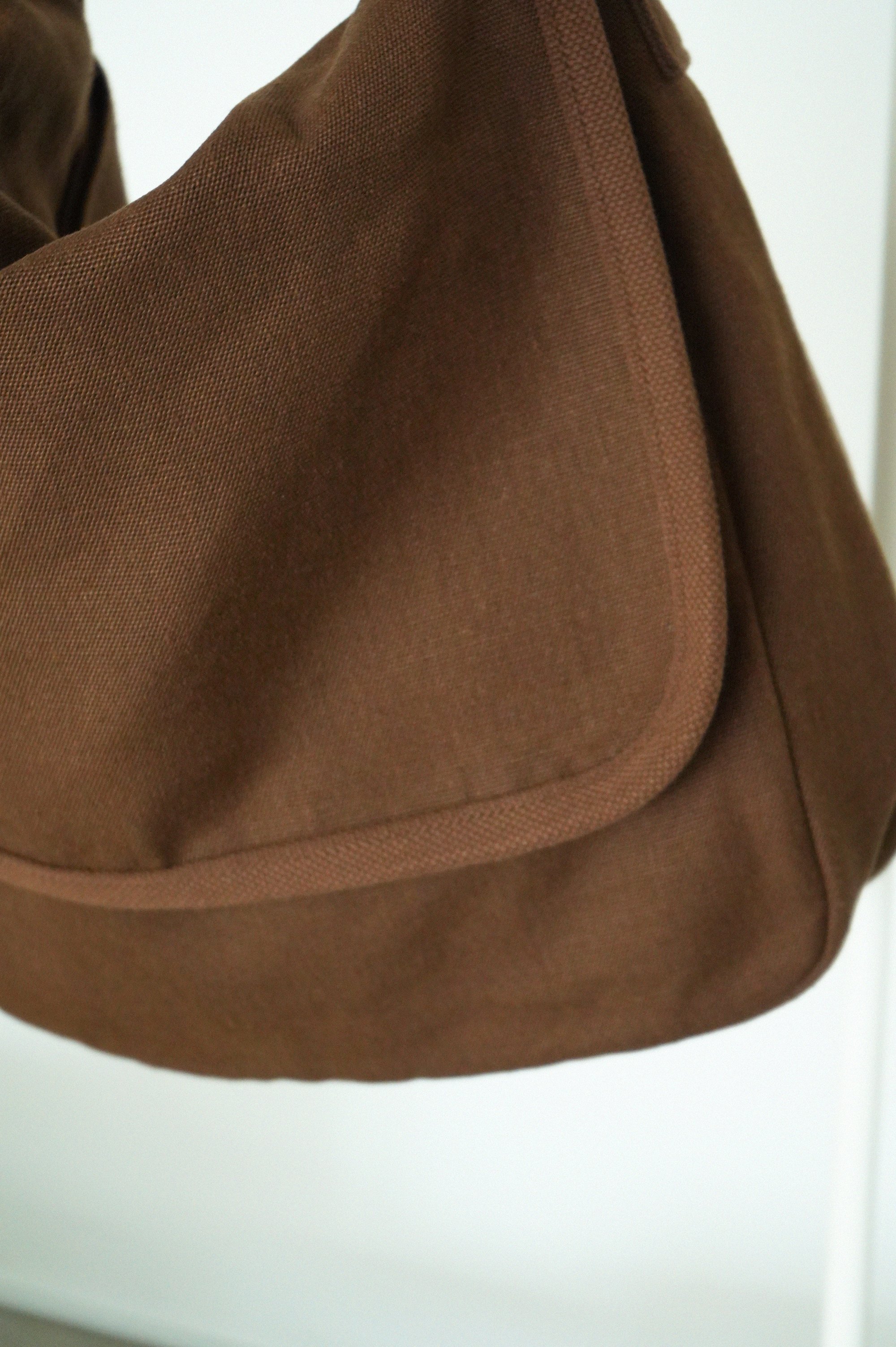 comoli 24SS 染込ん ヘンプダックショルダーバッグ comoli 24SS 染込ん ヘンプダックショルダーバッグ