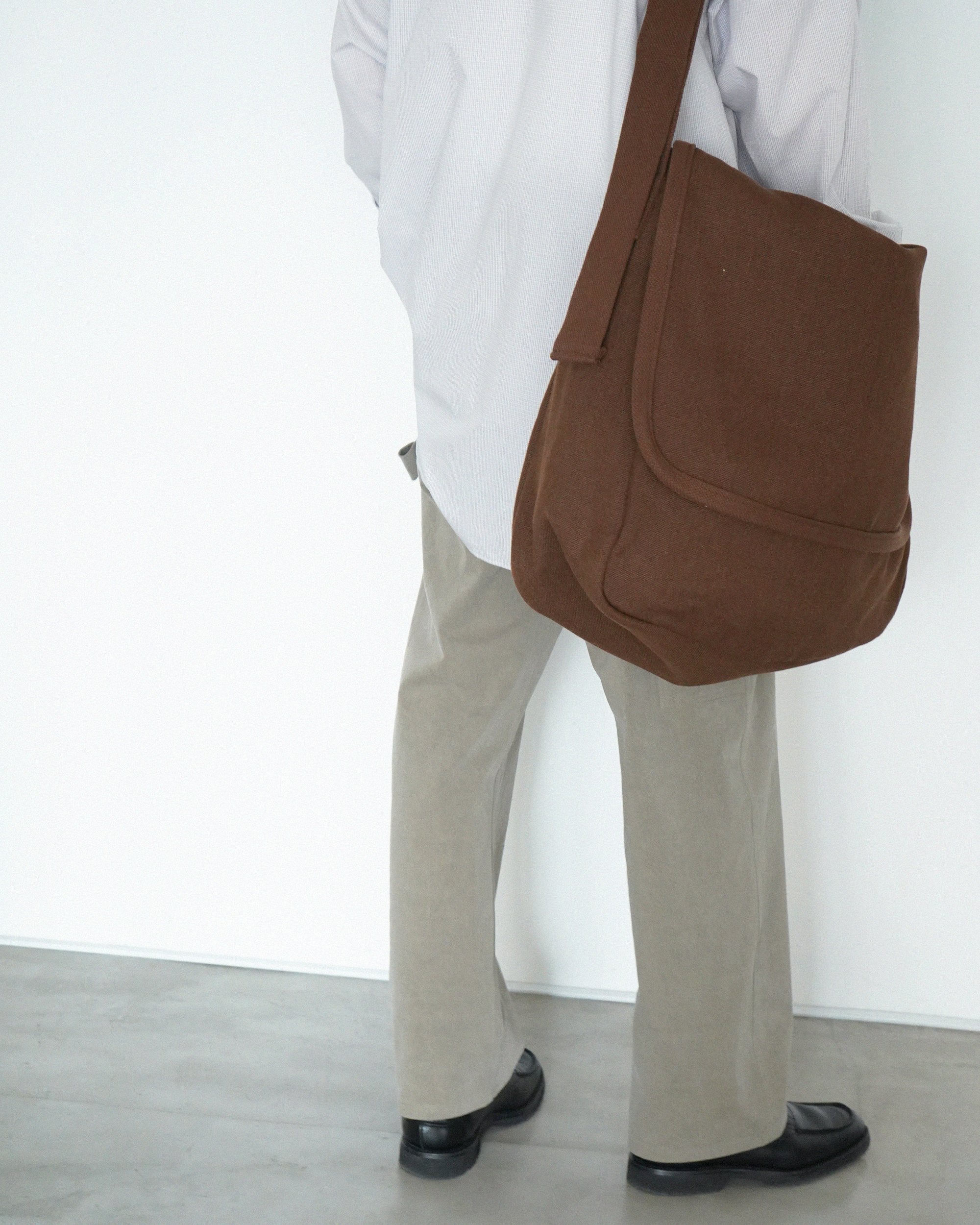 comoli 何気なし 24ss ヘンプダックショルダーバッグ comoli 何気なし 24ss ヘンプダックショルダーバッグ