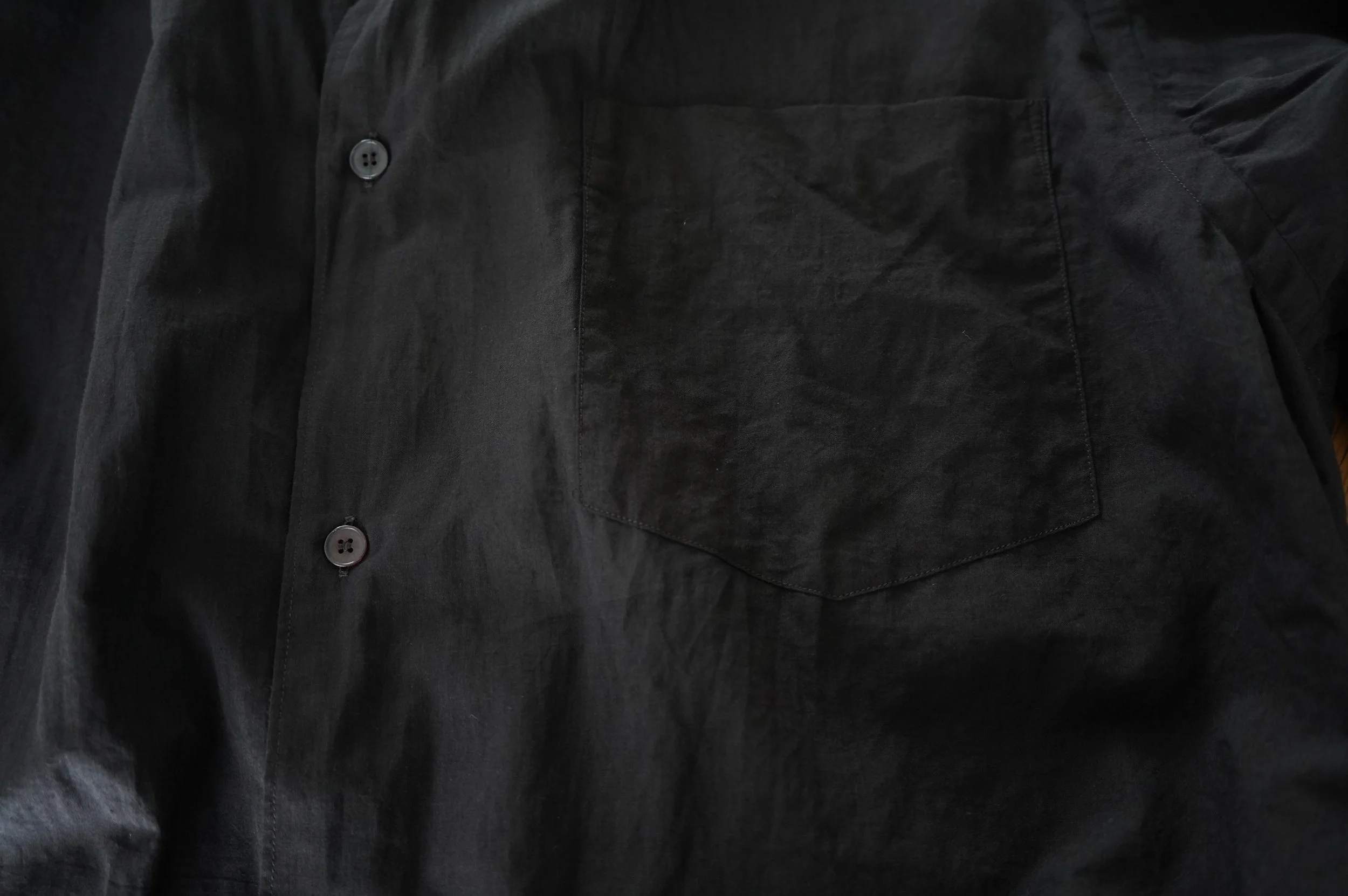 AURALEEのデニムとCOMOLIのシャツ — TF Blog