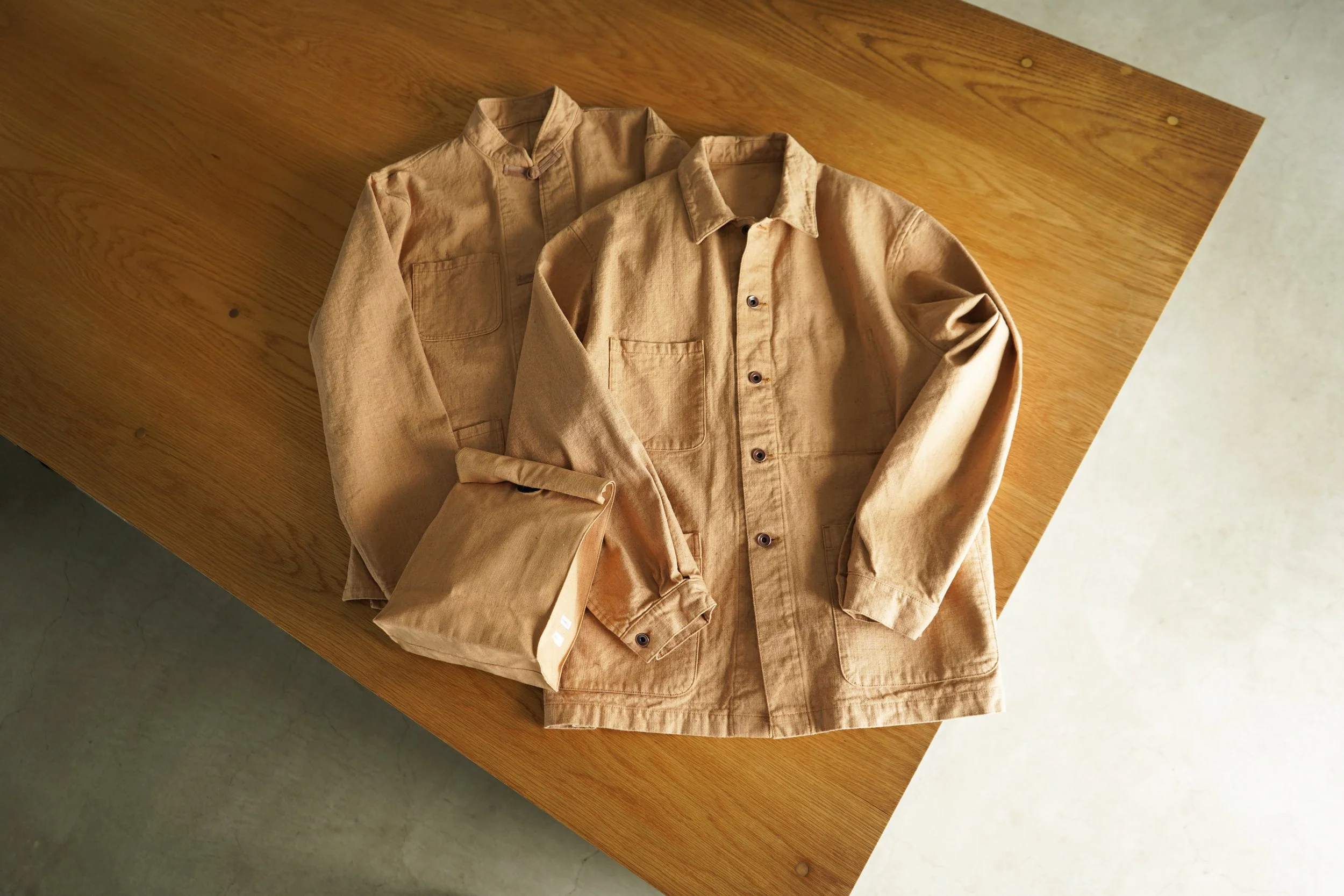 awasaのスウェットとコットンダック