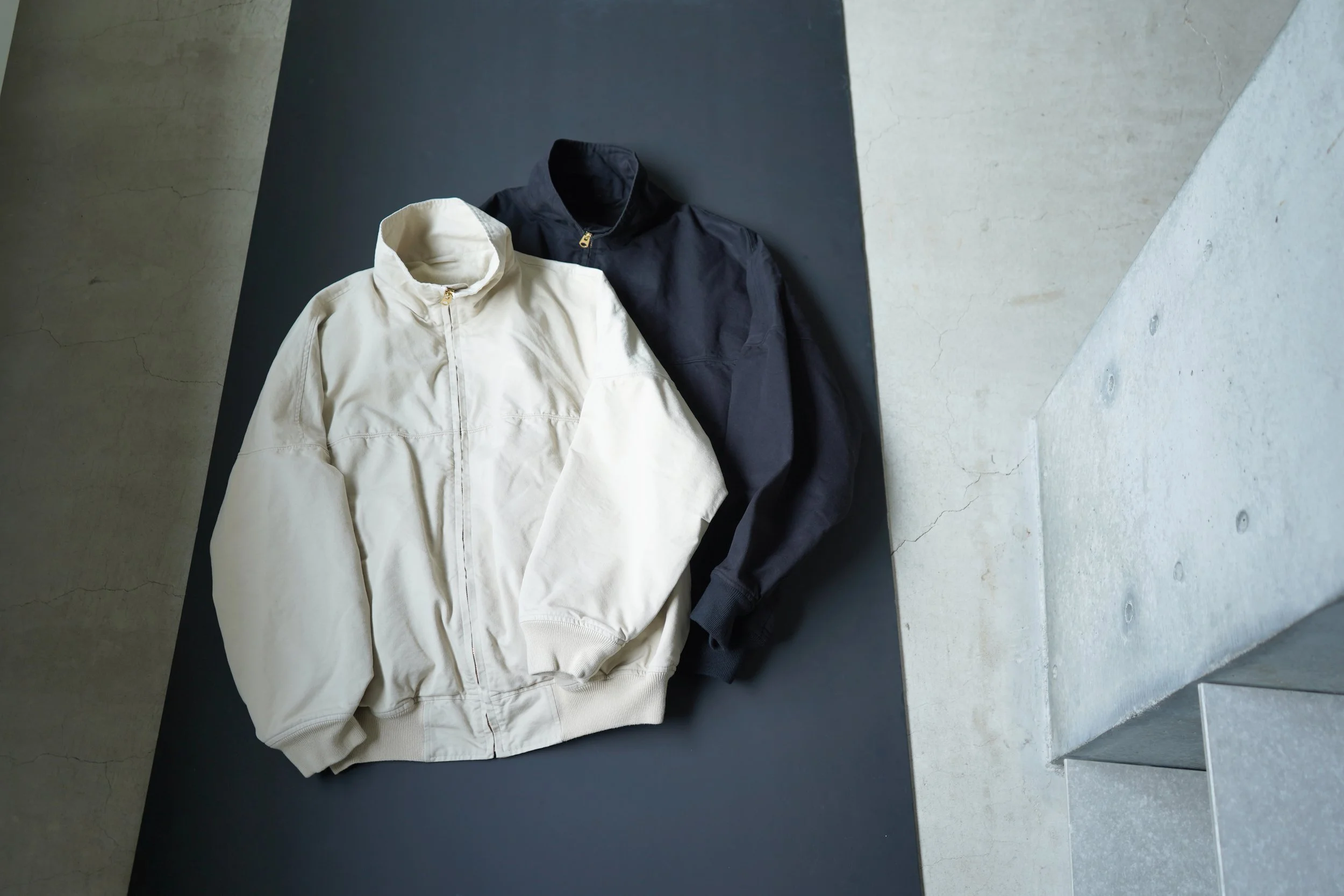 明日はCOMOLIです。