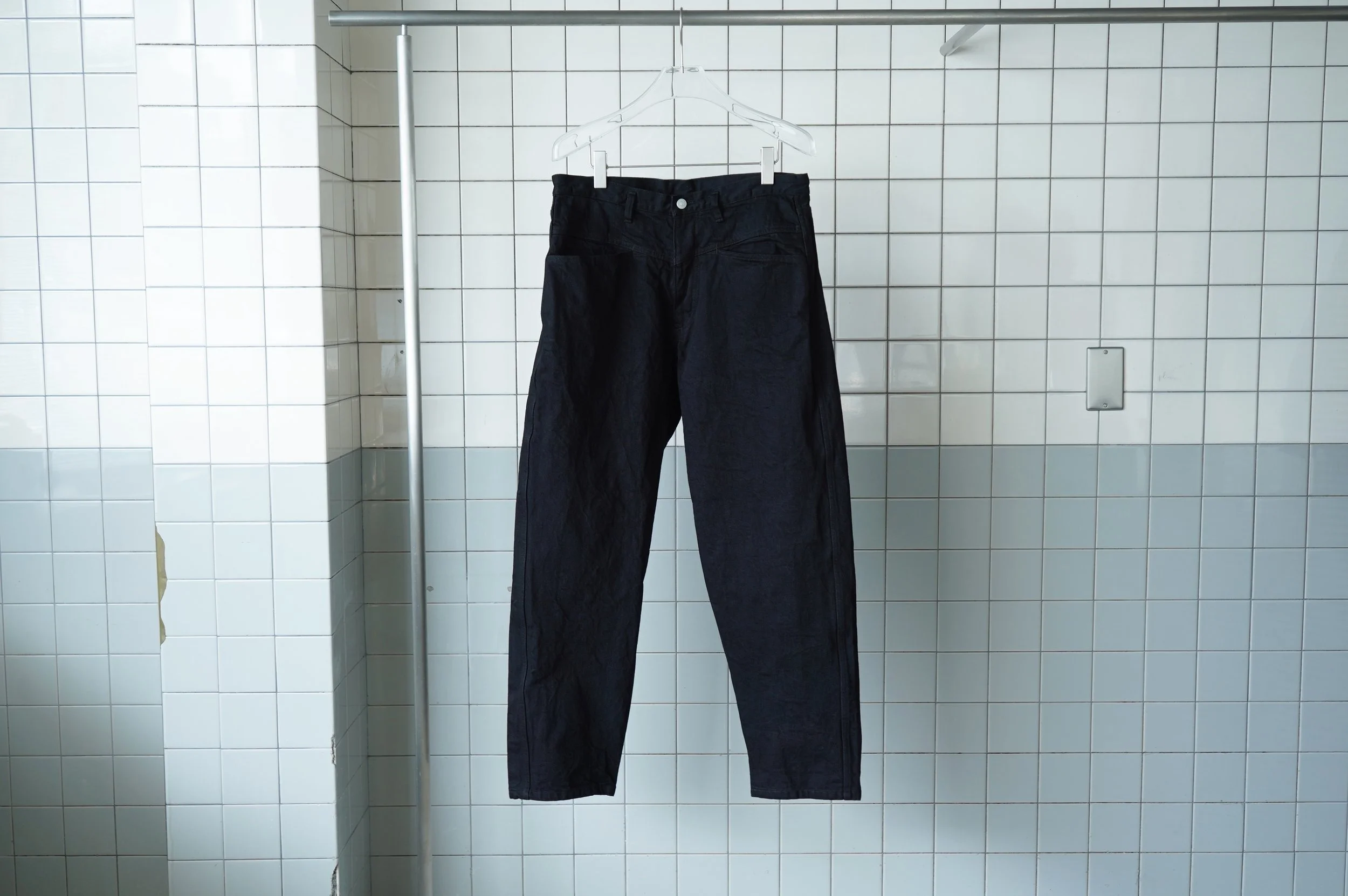 新作25AW COMOLI BLACK DENIM TAPERED PANTS Comfort Denim Pants – 2025 SPRING SUMMER COLELCTION