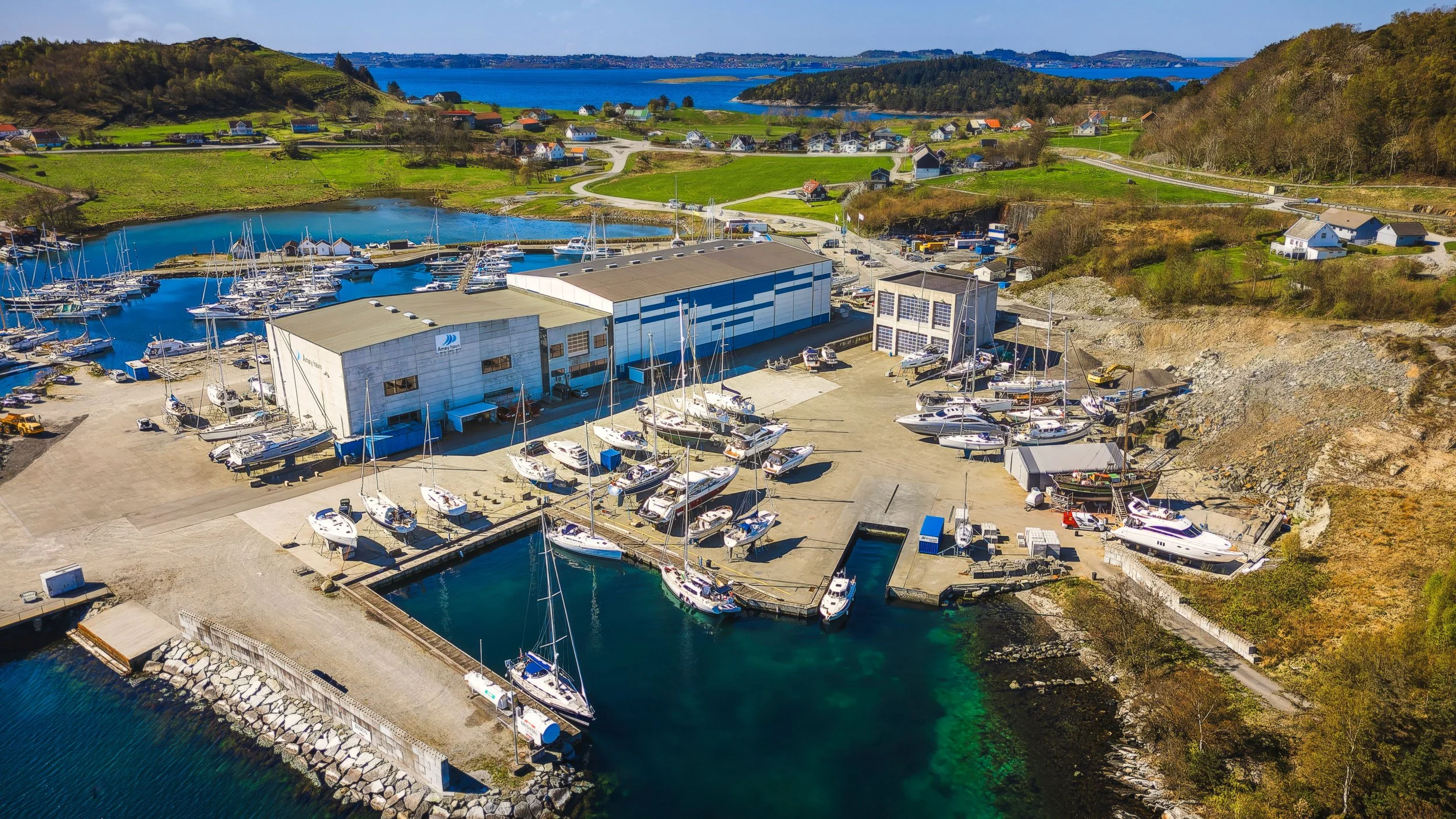 drone oversikt mai 2026 åmøy havn drone 0002.jpg