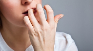 What nail biting really means, according to psychology — GLOBAL YOUNG VOICES
