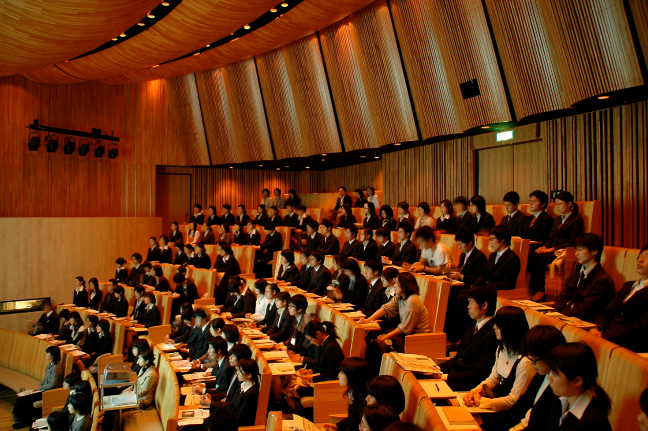 What's behind Japanese students' high suicide rate?