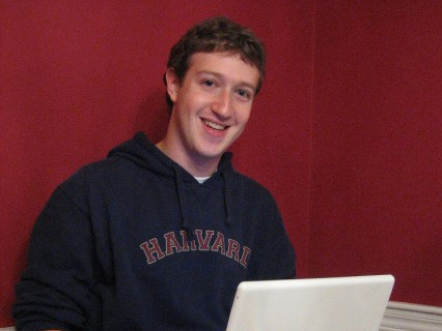 Mark Zuckerberg addresses Harvard graduates in commencement speech