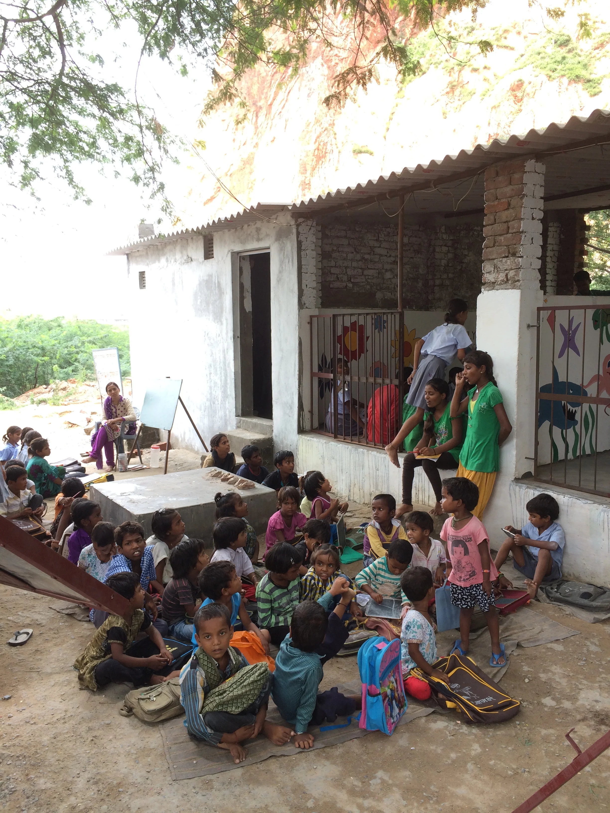 Outdoor school classroom in Jaipur, India