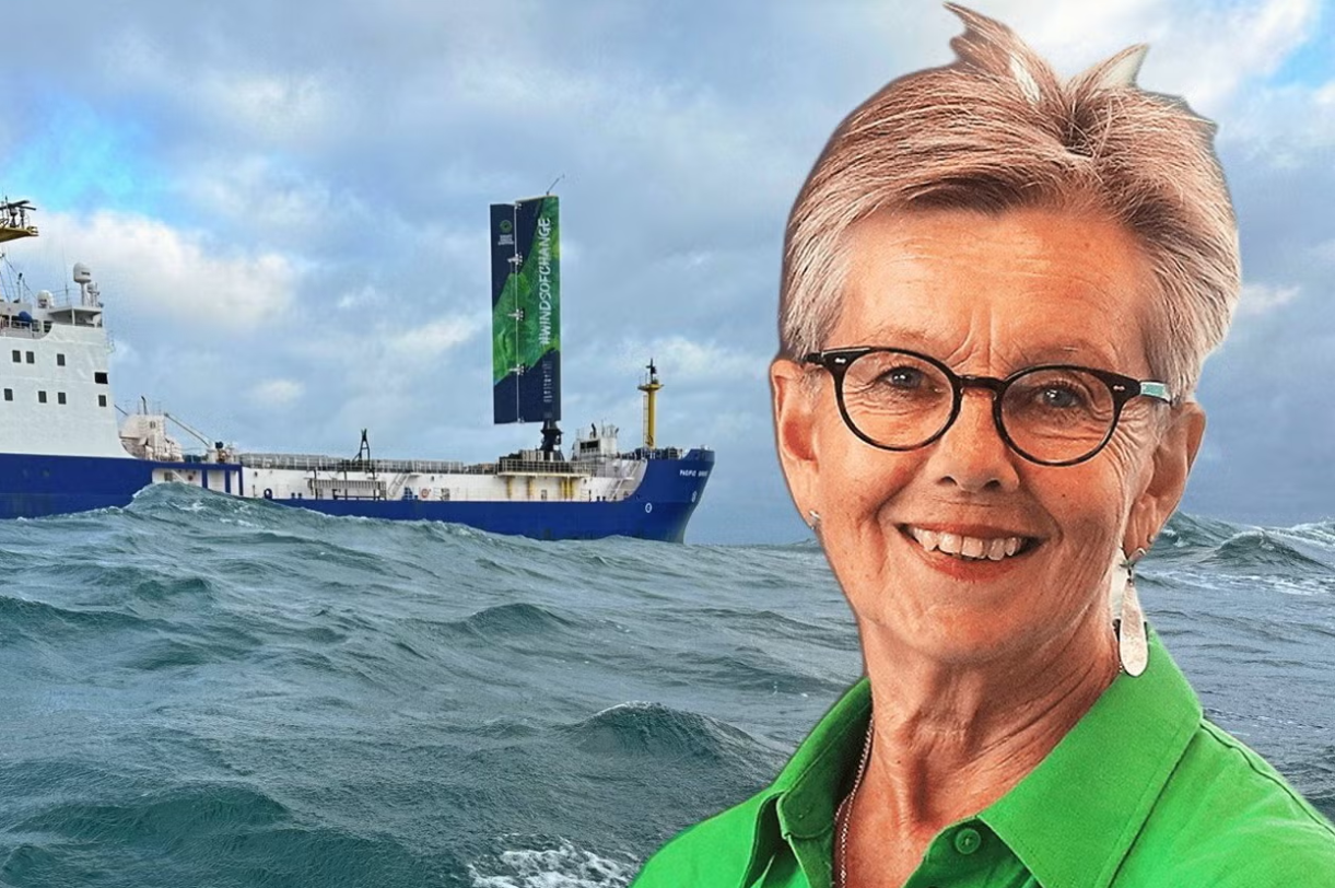 Diane Gilpin with FastRig in the background