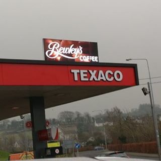 Working on 3 installations in Letterkenny today and tomorrow. Just finished this 3m x 1m forecourt canopy display for the Dry Arch Centre. #blazindigital #standout #dryarchcentre #letterkenny