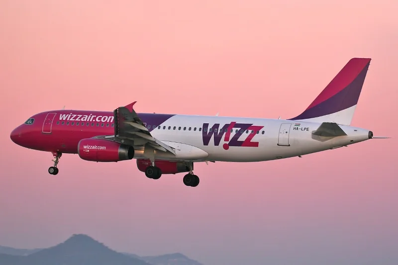 Airbus_A320-233_Wizz_Air.jpg