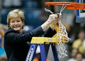  Pat Summitt clips another victory