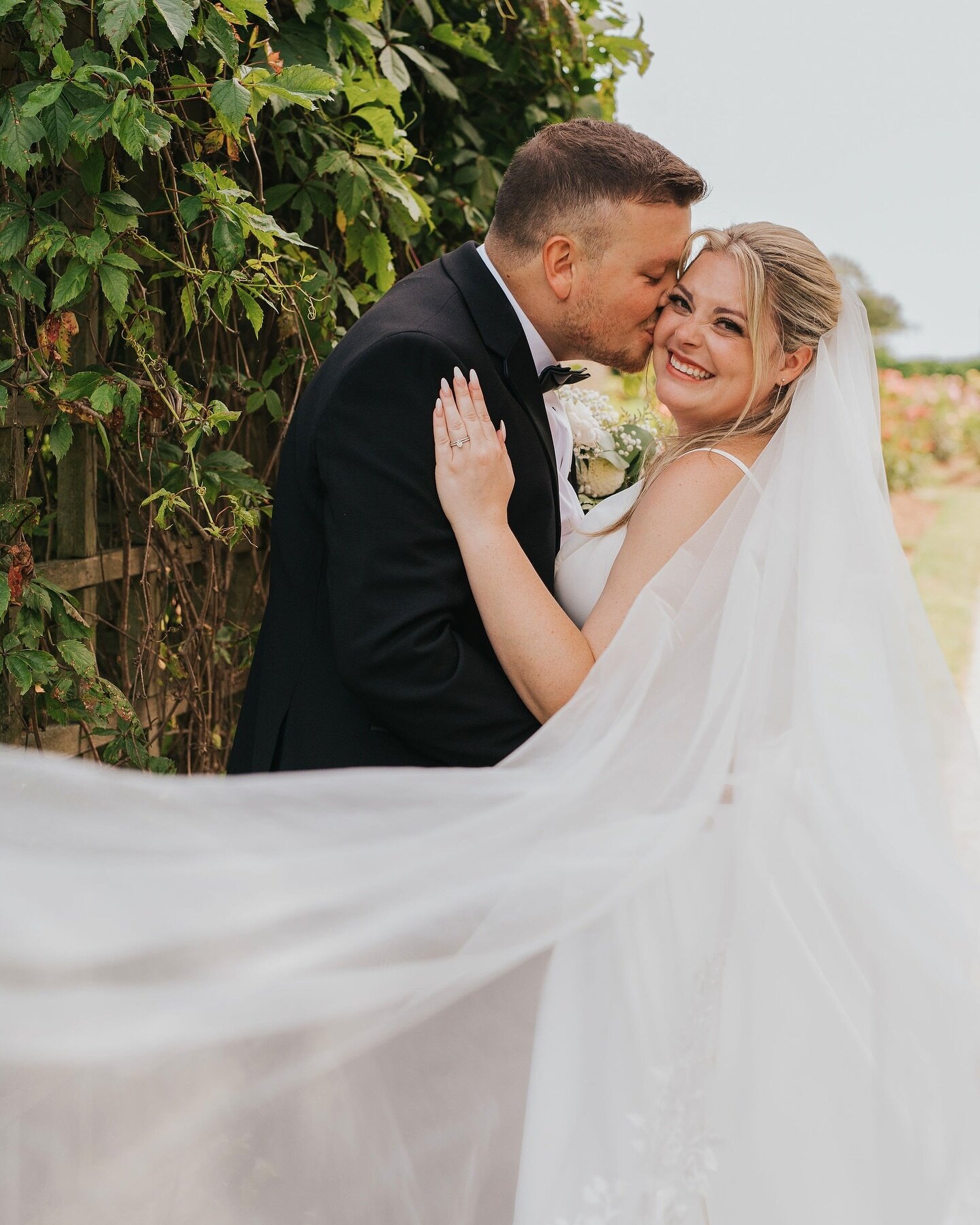 Happy Valentine&rsquo;s Day to all! 🥰 you are loved, important and special not only today but everyday. ❤️💜✨
.
.
#valentines #weddingday #torontobrides #torontoweddings #torontoweddingphotographer #love #bestfriends #vday #valentinesday #brideandgr