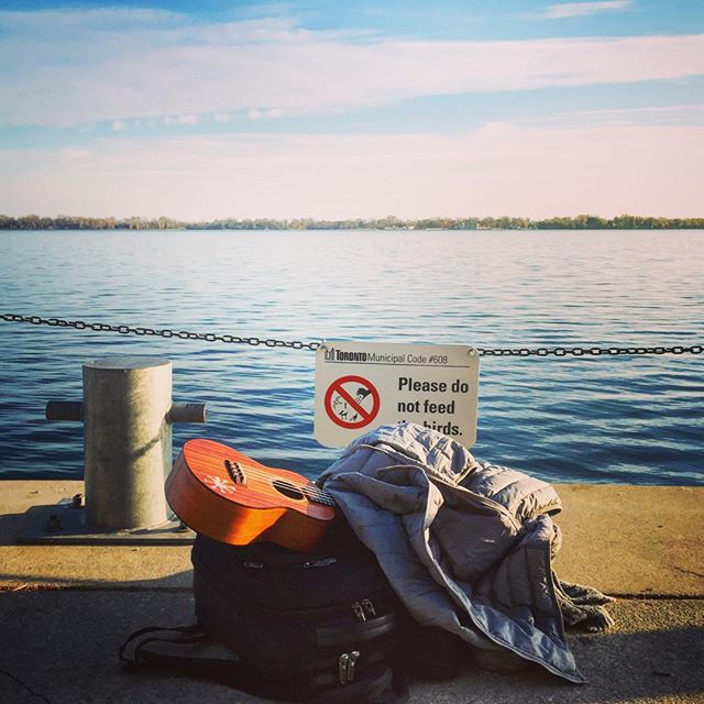 "By the Banks of Ontario Laaaake🎵🎵" #originalsong #toronto #wanderlust #backpacking #adventure #gregorybackpack #cloudmusicukulele #ben #ukuleleroadtrips