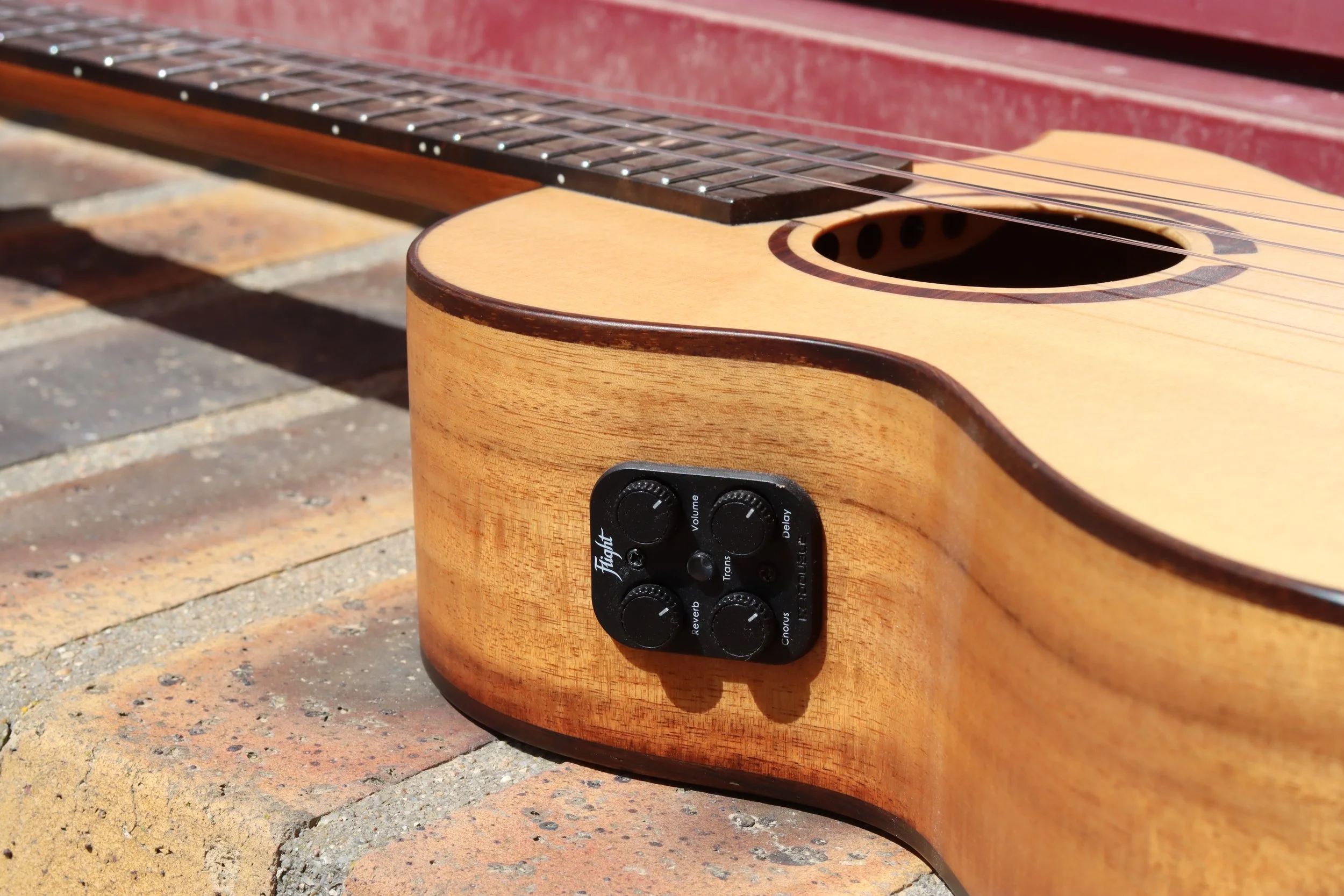 Kingston Town by UB40 with chords, strum &amp; tutorial