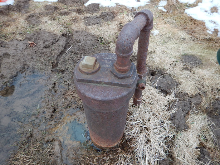 abandoned gas well.jpg