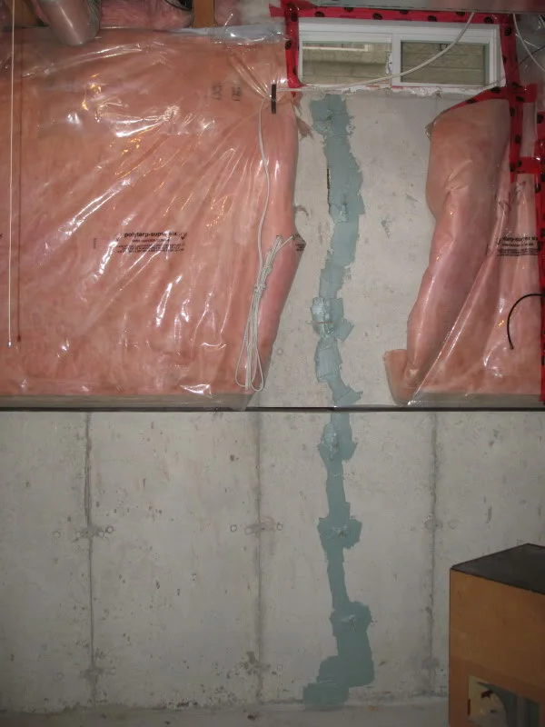 basement leak.jpg