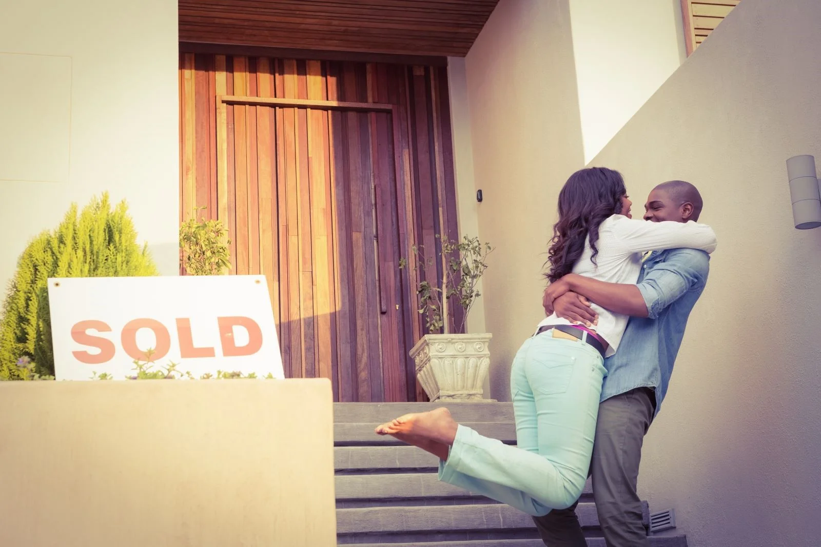 5 things to avoid applying mortgage.jpg