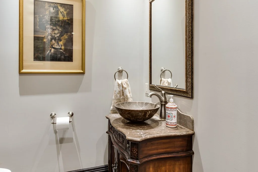 bathroom1.jpg