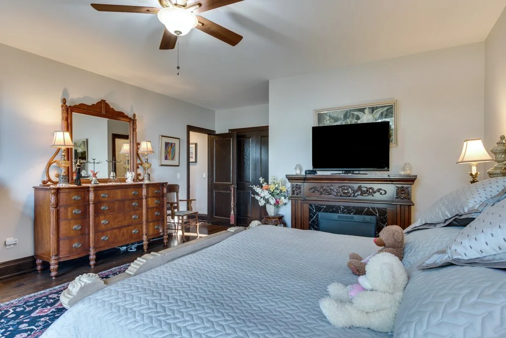 bedroom main floor3.jpg