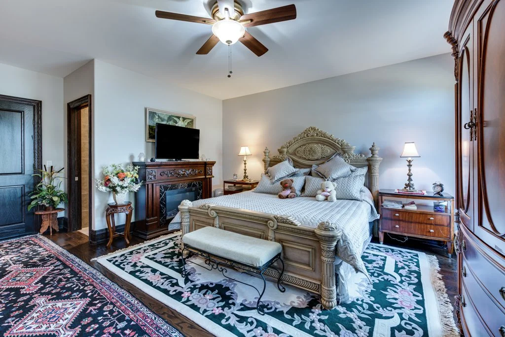 bedroom main floor1.jpg
