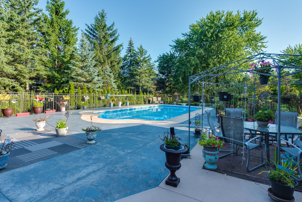 pool.jpg