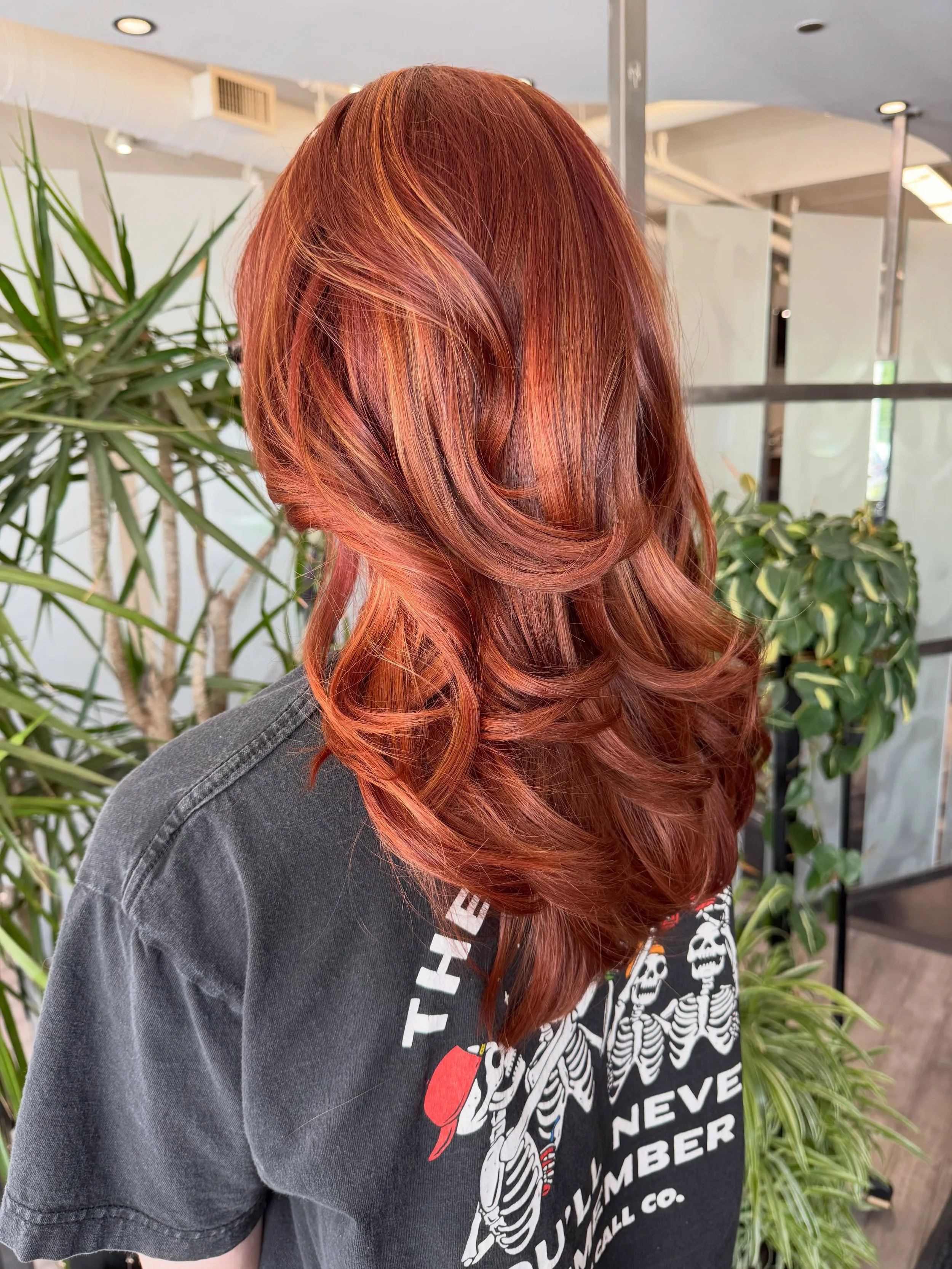 Rich tones, soft layers, endless shine.☁️✨🧡
Cut and color by Taylor