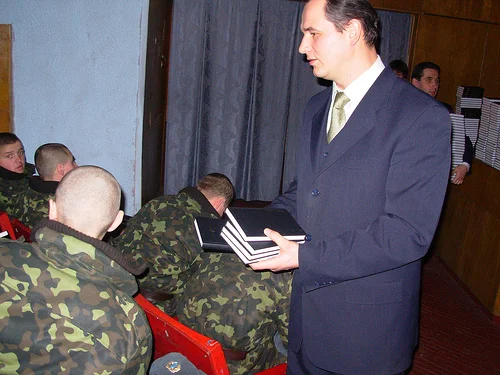 An opportunity to distribute Bibles to all the soldiers on the military base in Desna led to the formation of a new church right on the base!