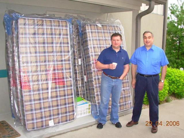 BIEM sends container with beds for a homeless center