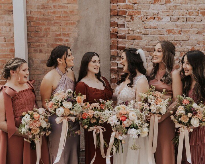 Ready to get your bridal party ready for the wedding day?​​​​​​​​​
Artists: Lidia &amp; Lauren
Level: Gold
Photographer: @cpaynephotography 

#scottsadalemakeupartists #Scottsdaleweddings #Scottsdalebridalhair #bridalhair #Scottsdale #Phoenix #Makeup