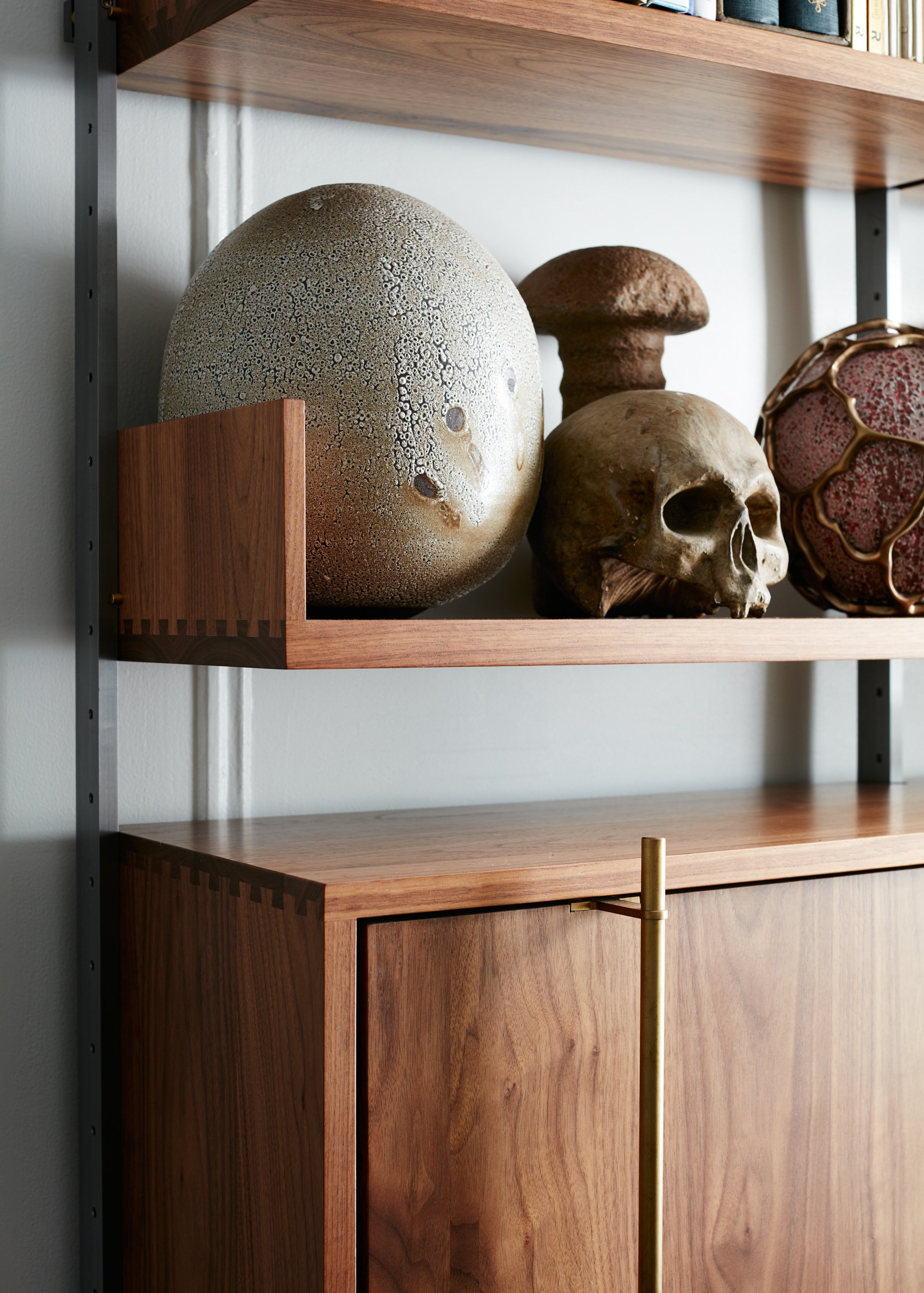 as4_Atlas Industries skull walnut bronze.jpg