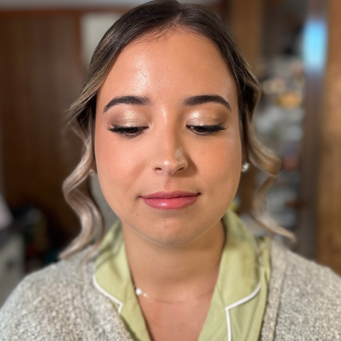That baby skin glowwwww!!! 

Makeup by me @beautybyjessicatiffany 
Hair by @thairapybyalo 

#makeupartist#newportmakeupartist#newportbride#newportweddings#hairstylist#bostonhairstylist#bridalhair#newenglandhairstylist#pageantmakeupartist#bostonmakeup