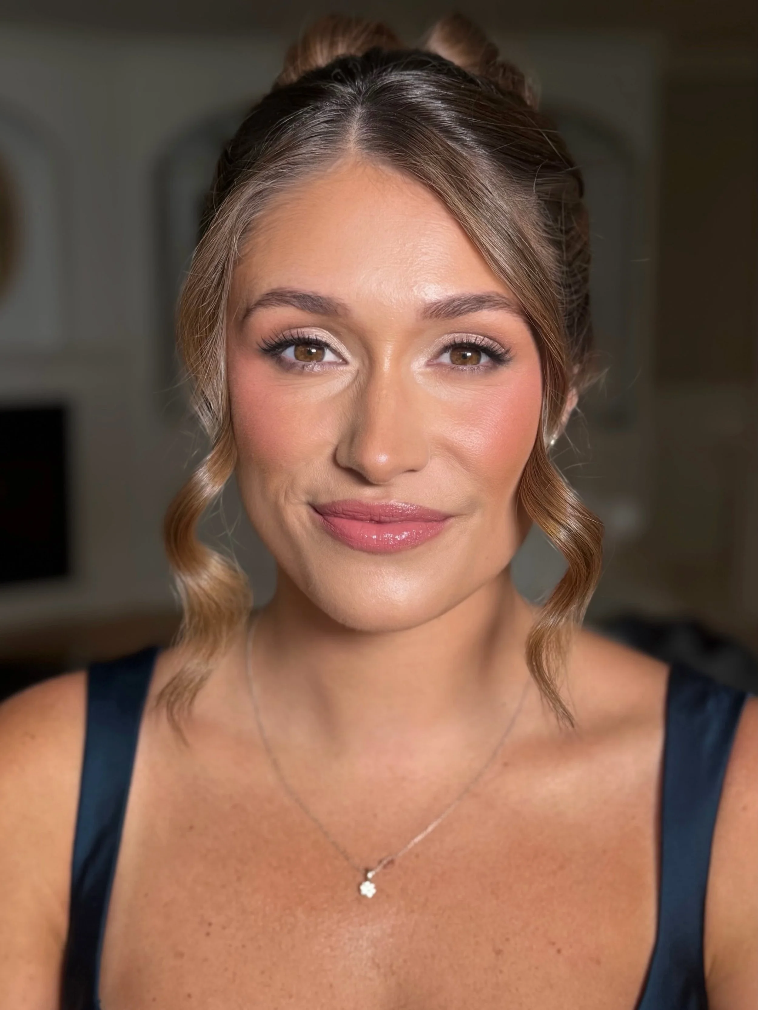 It&rsquo;s been a minute since I&rsquo;ve posted a bridesmaid glam 🤩🔥

Makeup by me @beautybyjessicatiffany 
Hair by Brittany for @beautybyjessicatiffany 

#bridalmakeup#bostonmakeupartist#destinationmakeupartist#newportmakeupartist#bridalhairdo