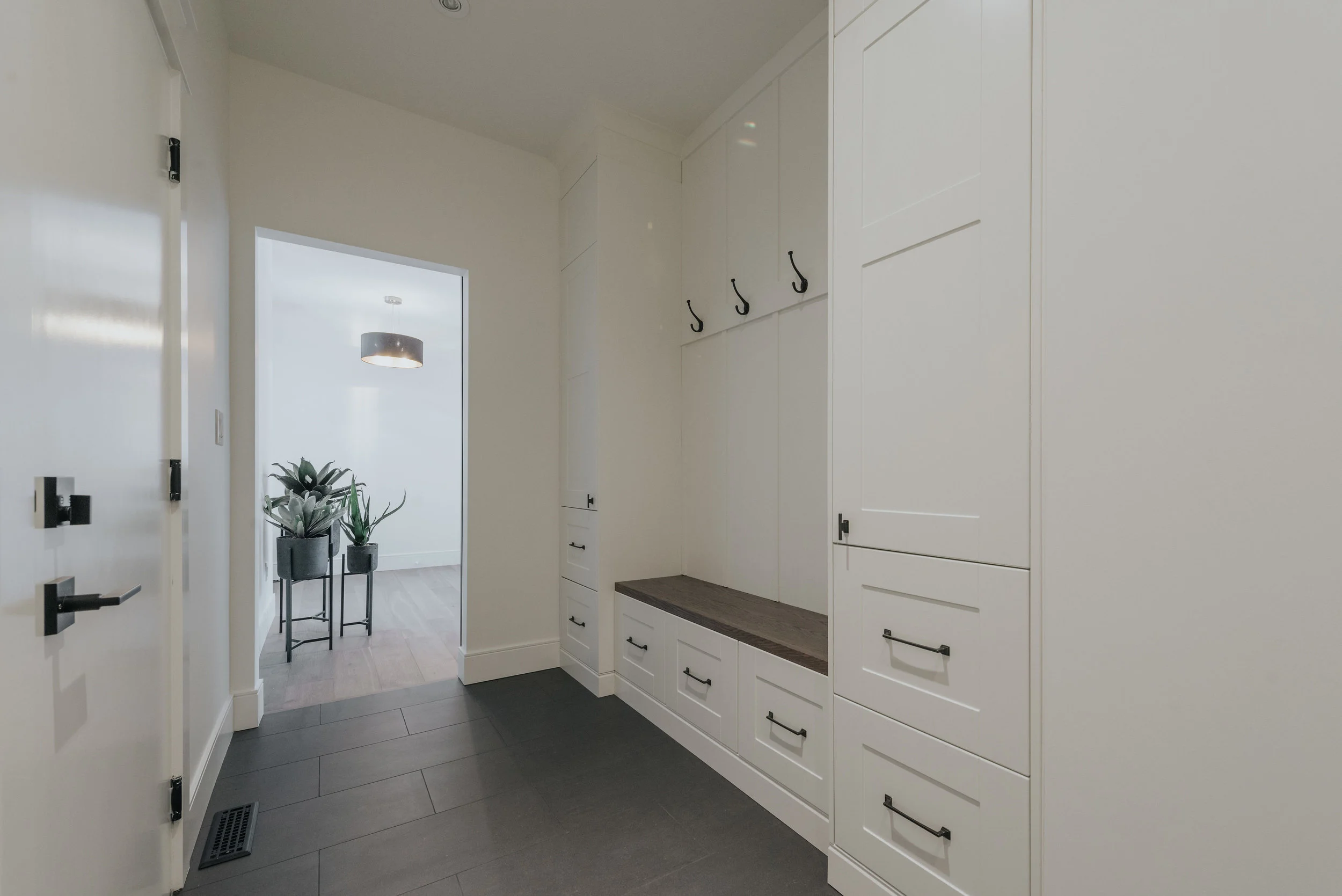 033_408_Meadowview_Drive_Remley.jpg