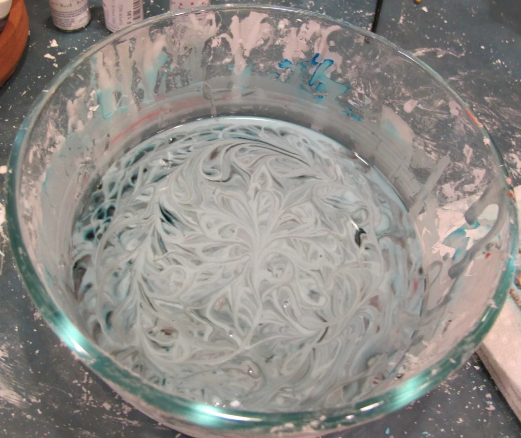 By drizzling a thin stream of the mixture on top, we created lacy, three-dimensional looks.
