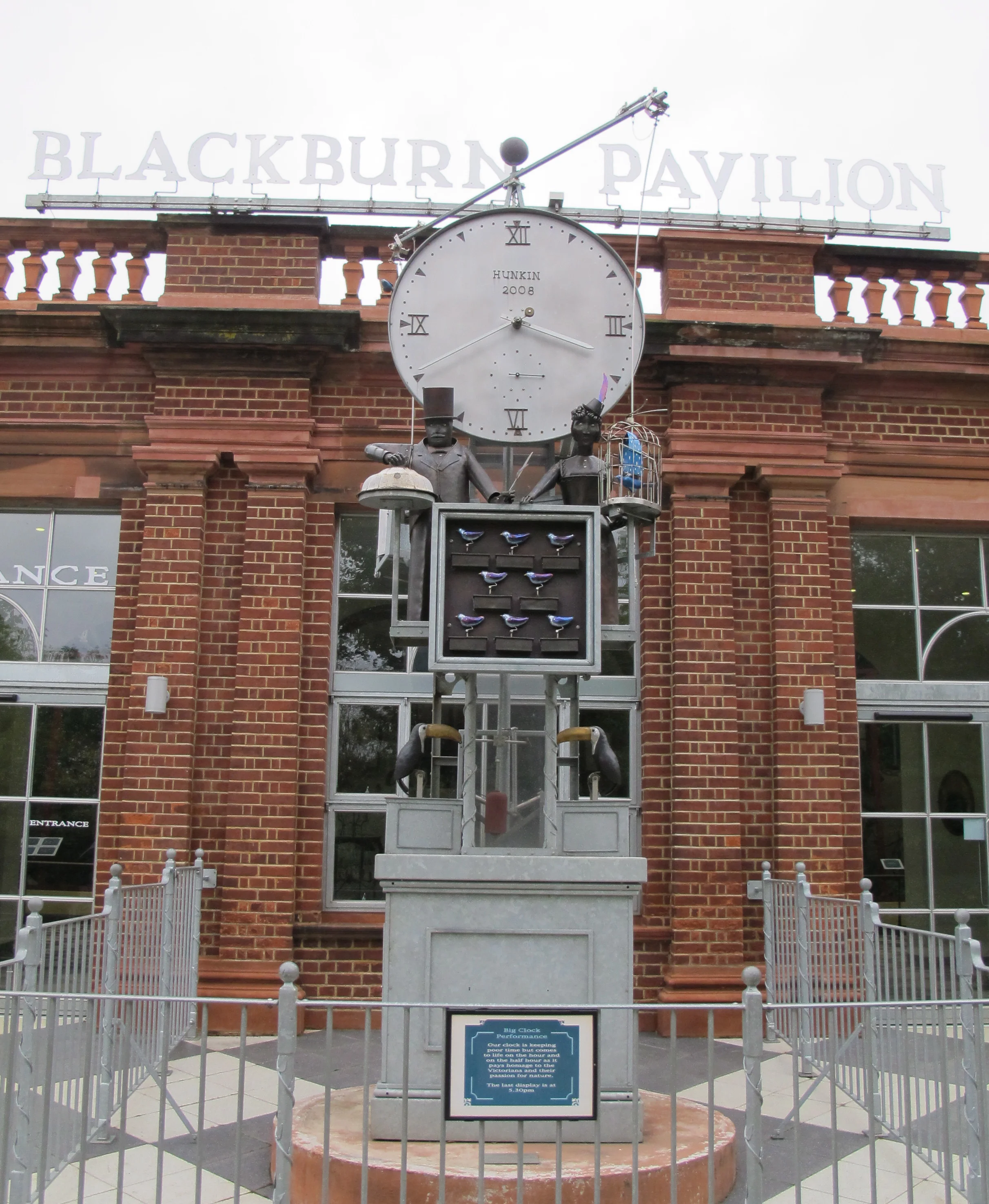 Here's the mechanical bird clock in front of the zoo's Blackburn Pavilion. You have to check out the video below that we shot when the clock struck 4 p.m. We missed the very beginning but stick with it to the end, when more things happen.