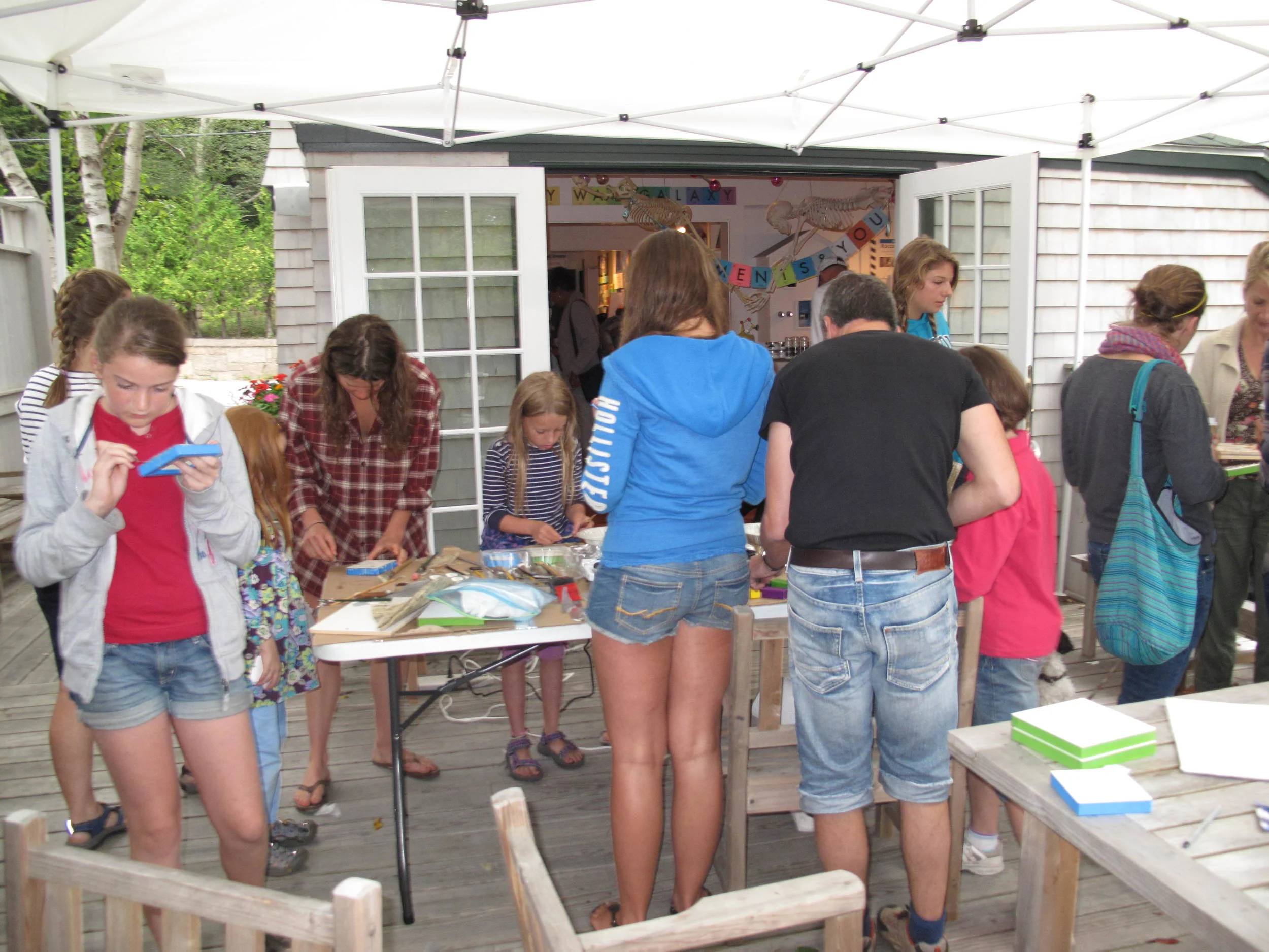 Our pop-up workshop on encaustic painting—an ancient technique that uses melted beeswax—was a hit thanks to instructor Dina Helal, a Notebook friend from the Whitney Museum of American Art in New York.