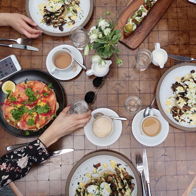 Brunch time 😋 @ysabel | poached 🍳 w/mushrooms | #HappyFathersDay #SoCalTips
&bull;
&bull;
&bull;
&bull;
&bull;
&bull;
#food #foodporn #yum #instafood #yummy #amazing #instagood #photooftheday #coffee #lunch #breakfast #tasty #foodie #delish #delici