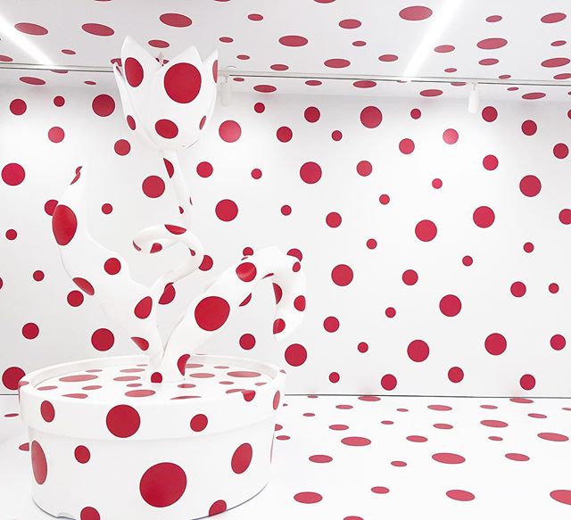 Poca dot 🔴 heaven ☁️ | Check out @yayoikusamas expo &ldquo;With all my liv for the 🌷, I pray forever&rdquo; at @marcianoartfoundation Free tickets in profile link 👆🏼#SoCalTips
&bull;
&bull;
&bull;
&bull;
&bull;
&bull;
#art #museum #LA #thingstose