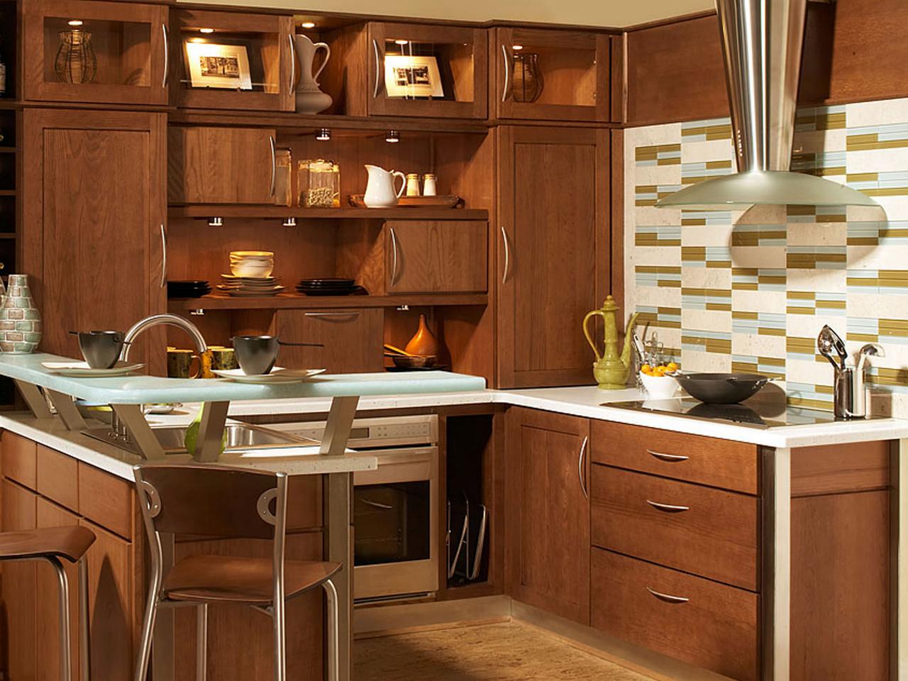CI-Wellborn-Cabinet_kitchen-backsplash-green-aqua_s4x3.jpg.rend.hgtvcom.1280.960.jpeg