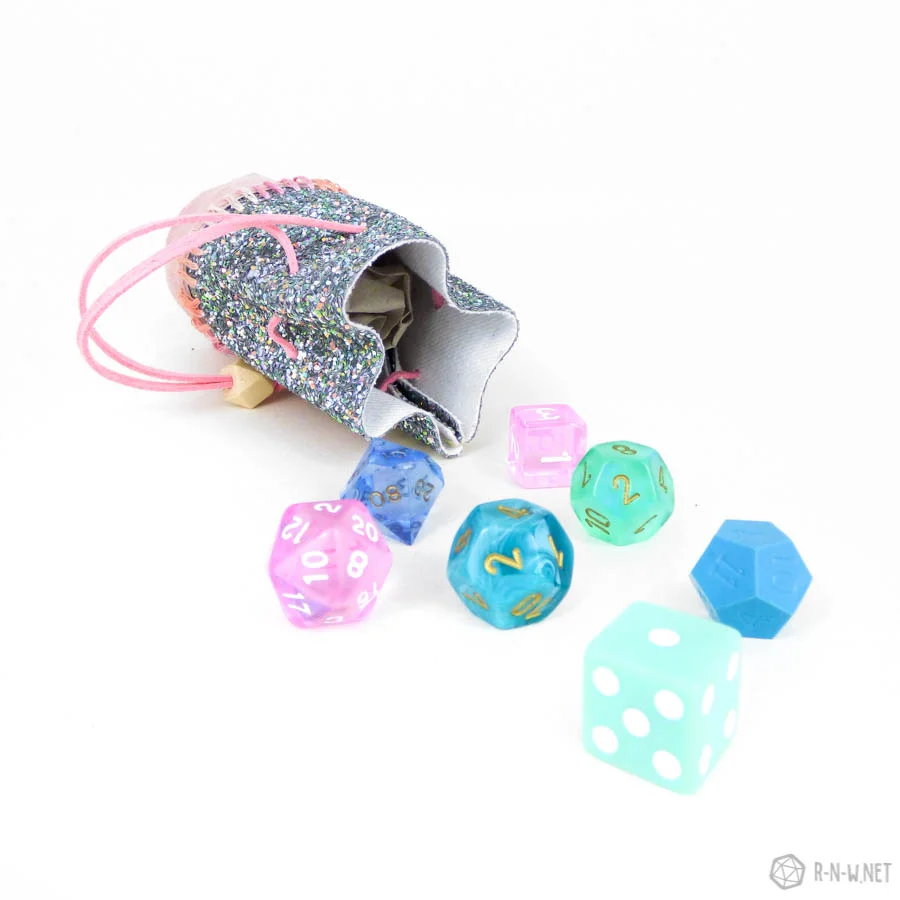DICE POUCH - THE GLITTERING BLOOM-3.jpg