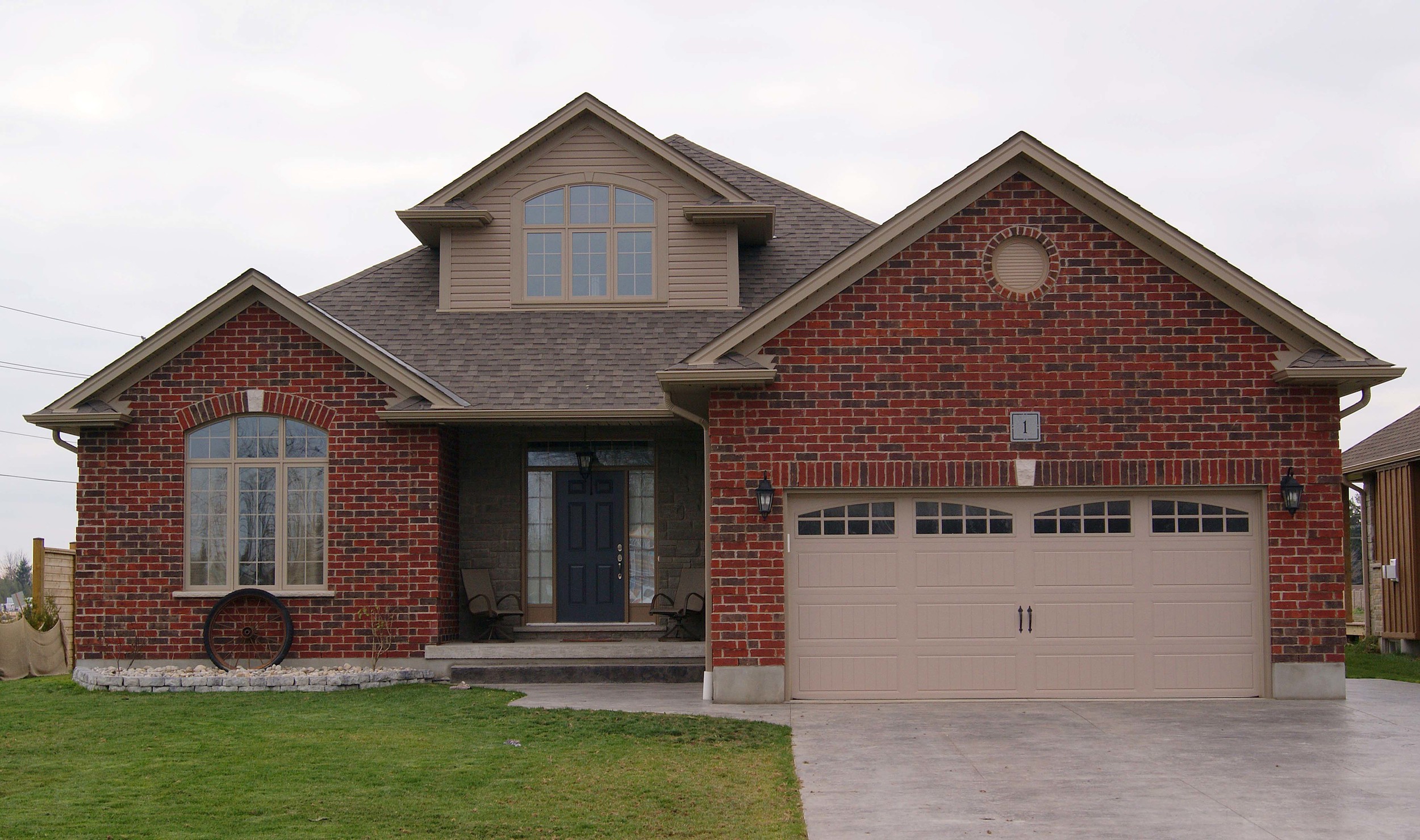 exterior 1.jpg