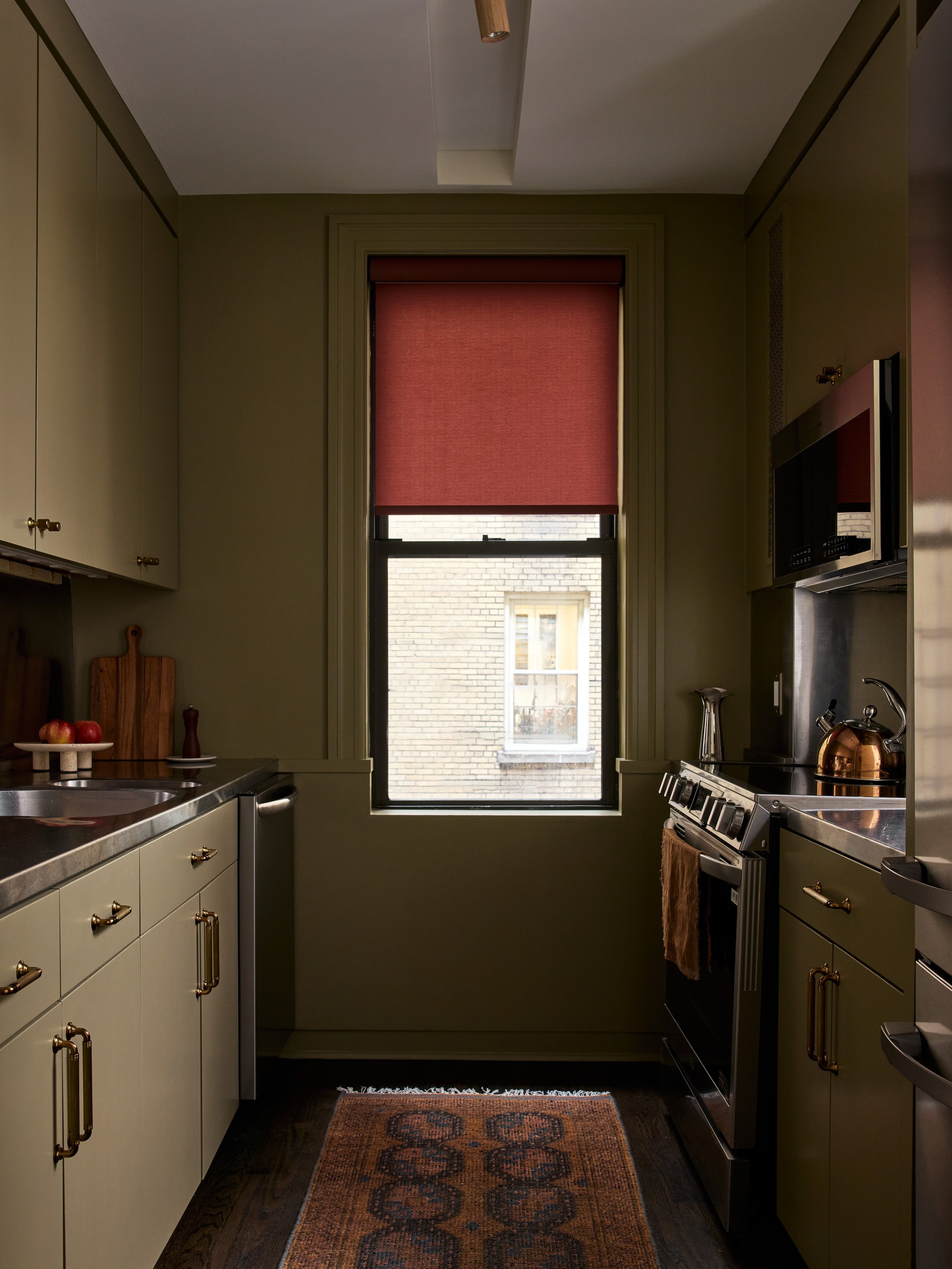 AR_675WestEnd_Kitchen_0121.jpg