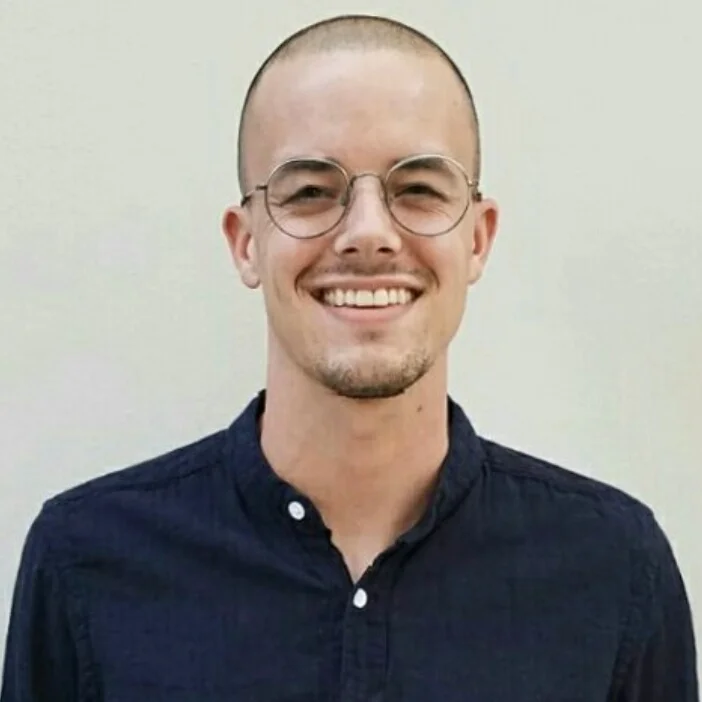 headshot.jpg