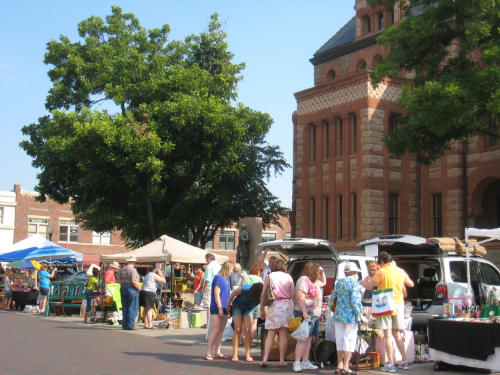 &nbsp; &nbsp; &nbsp; &nbsp; &nbsp; &nbsp; &nbsp; &nbsp; &nbsp; &nbsp;&nbsp; "Junk in the Trunk" retail promotion in downtown Waxahachie