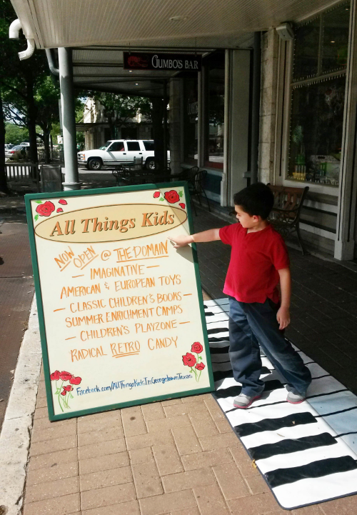 &nbsp; &nbsp; &nbsp; &nbsp; &nbsp; &nbsp; &nbsp; &nbsp; &nbsp;Kids sometimes cannot resist the urge to smudge sidewalk signs.