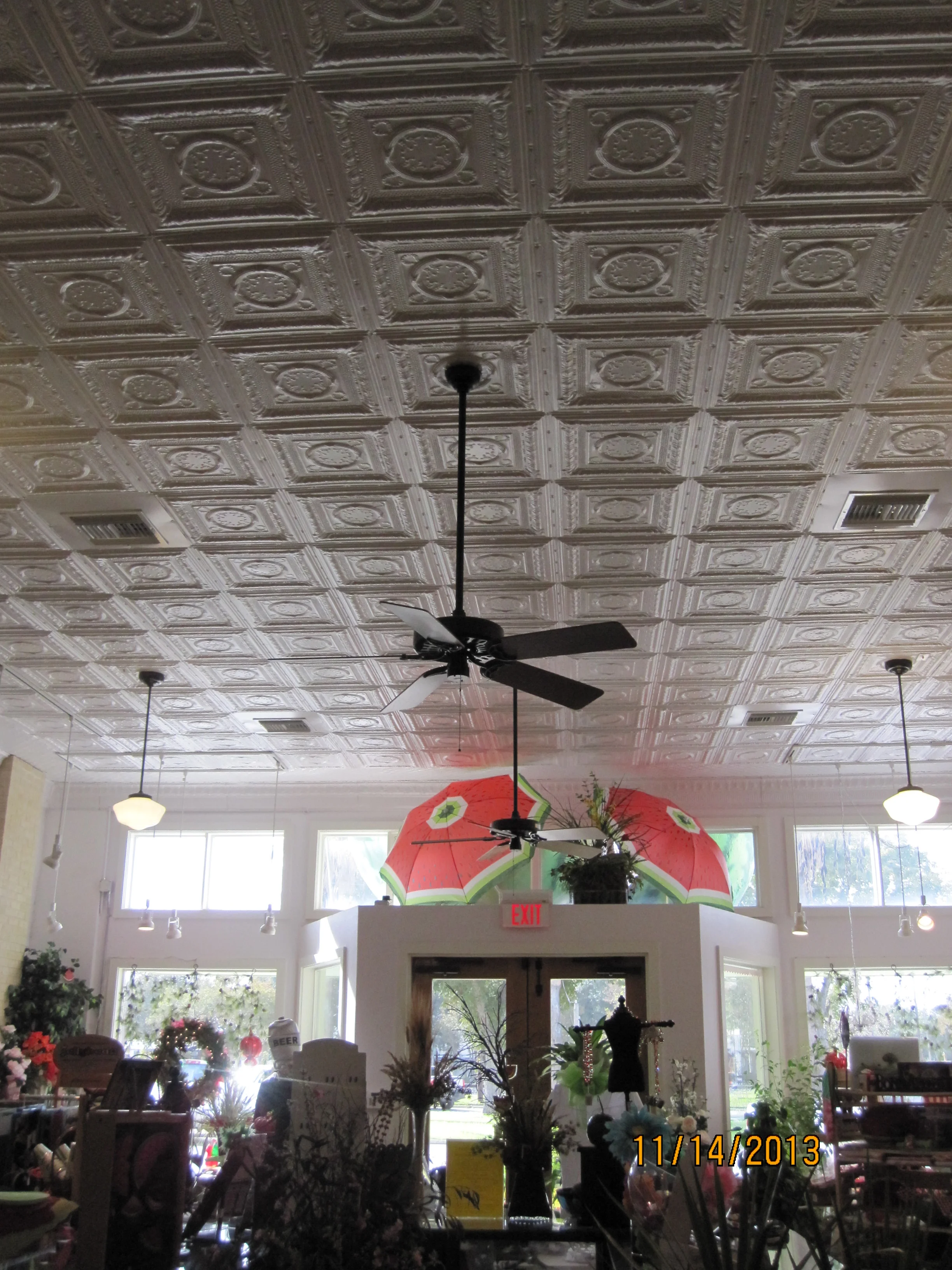 &nbsp; &nbsp; &nbsp; &nbsp; &nbsp; &nbsp; &nbsp; &nbsp; &nbsp; &nbsp; &nbsp; &nbsp; &nbsp; &nbsp; Pressed tin ceiling in historic building in Luling.&nbsp;
