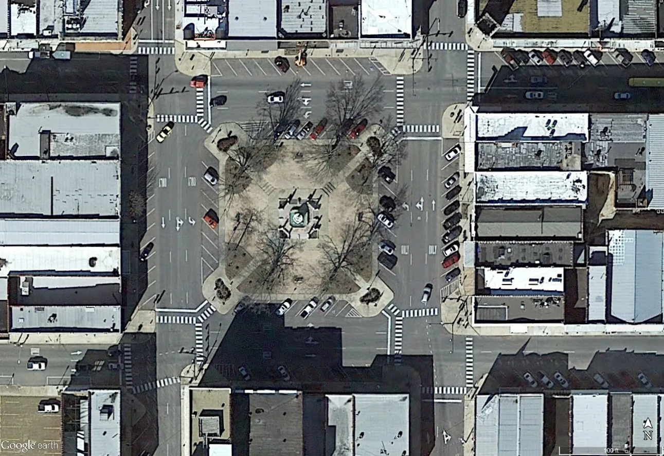 The Plaza in Paris, Texas isolated by one-way multi-lane streets.&nbsp;Source: Google Earth