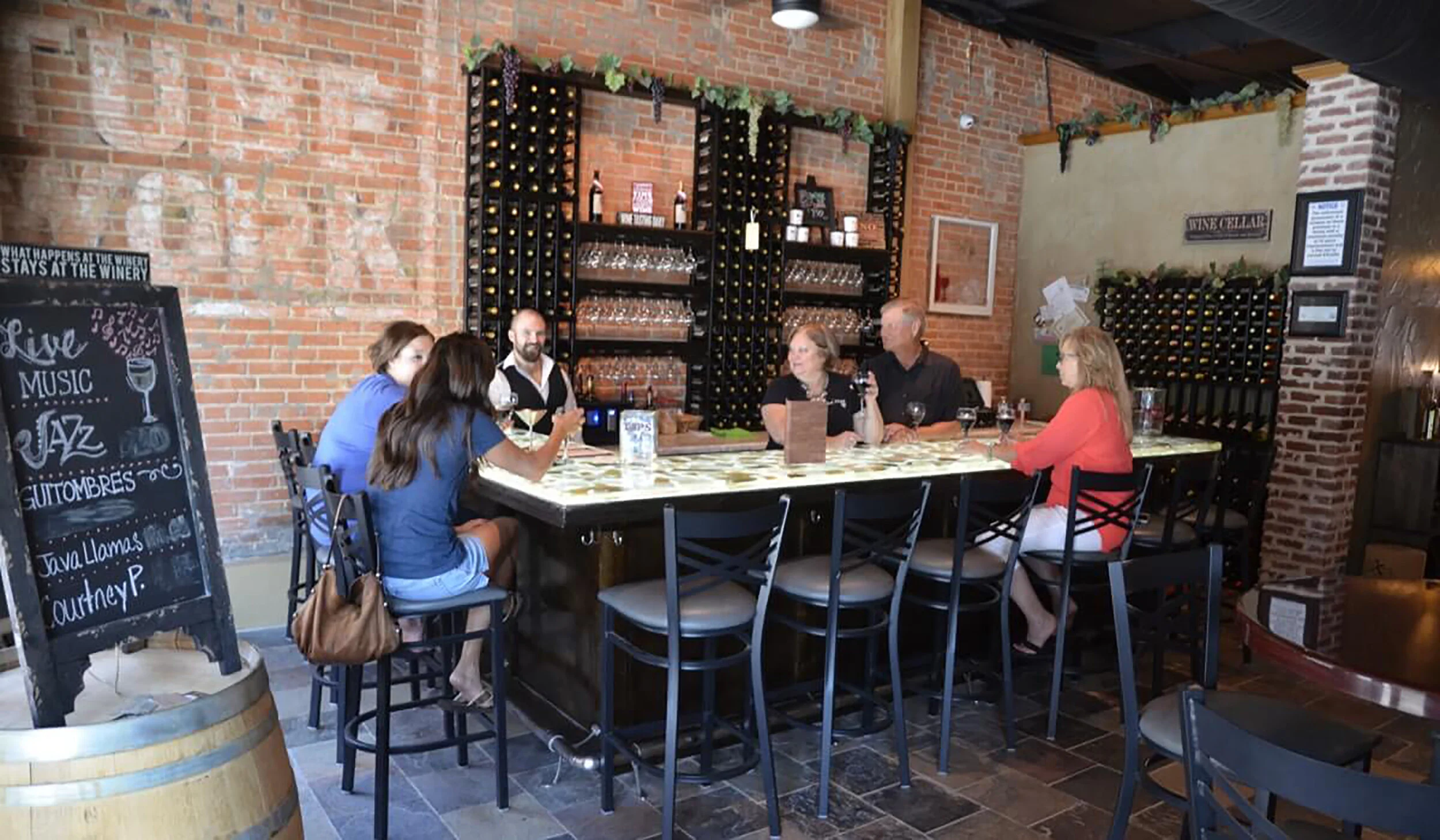 Cork-House-Winery-tasting-bar.jpg